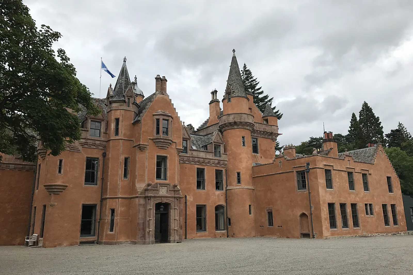 Aldourie Castle, Aldourie, Loch Ness, Inverness-shire — photograph 6