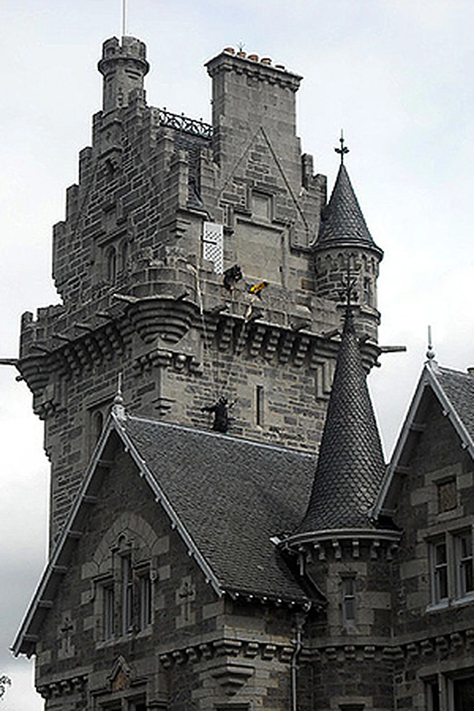 Ardverikie House, Loch Laggan, Highlands — photograph 1