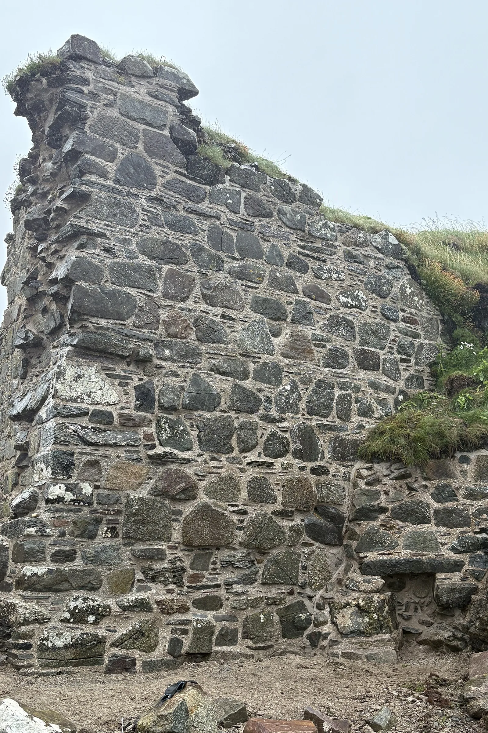 Dunyvaig Castle Phase 1 Conservation, Lagavulin Bay, Isle of Islay — photograph 4