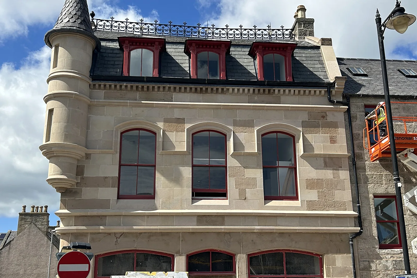 30 The Square, The Square, Huntly, Aberdeenshire — photograph 2
