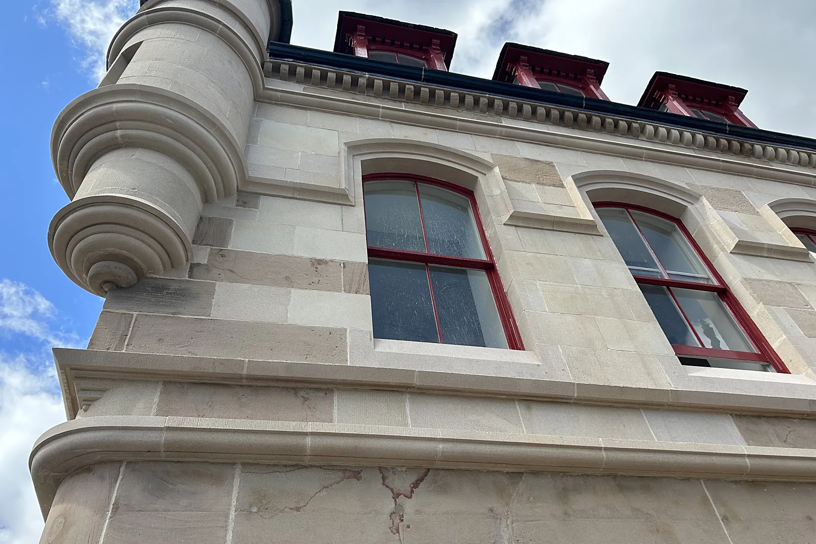 30 The Square, The Square, Huntly, Aberdeenshire — photograph 3