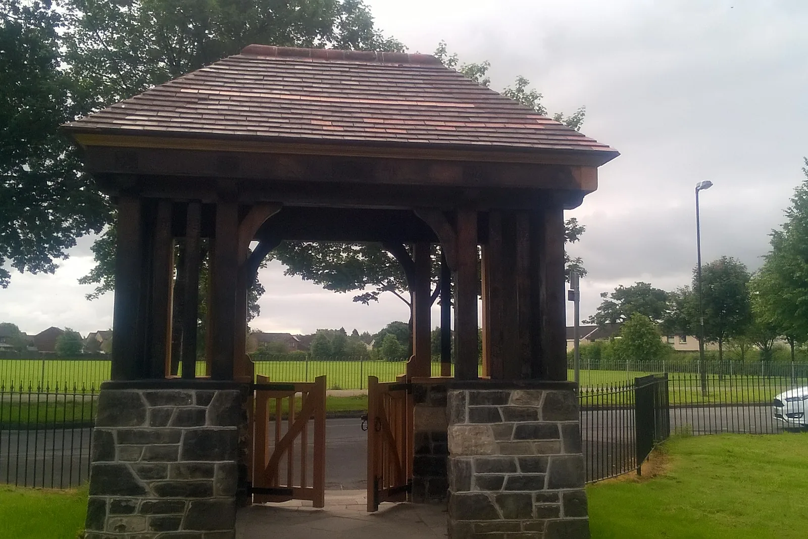 Tullibody War Memorial Lychgate, Lychgate Road, Tullibody — photograph 1