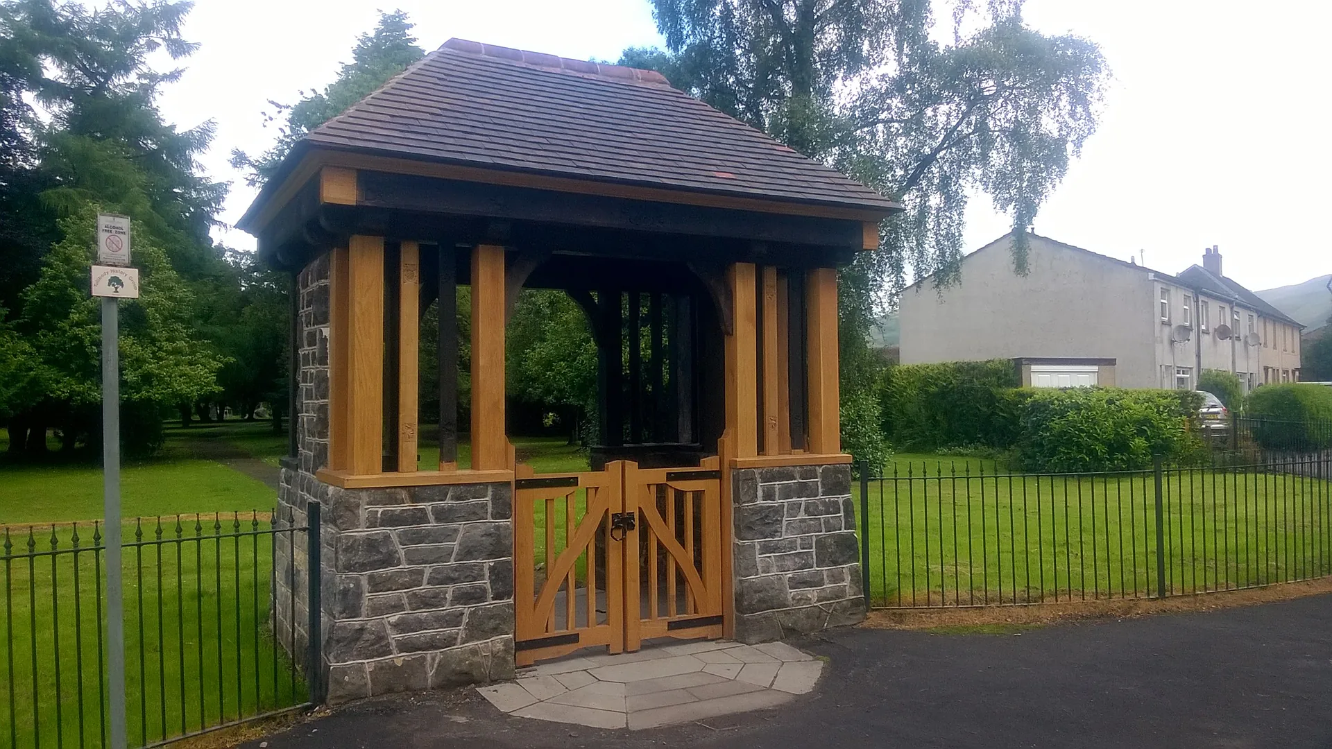 Tullibody War Memorial Lychgate, Lychgate Road, Tullibody