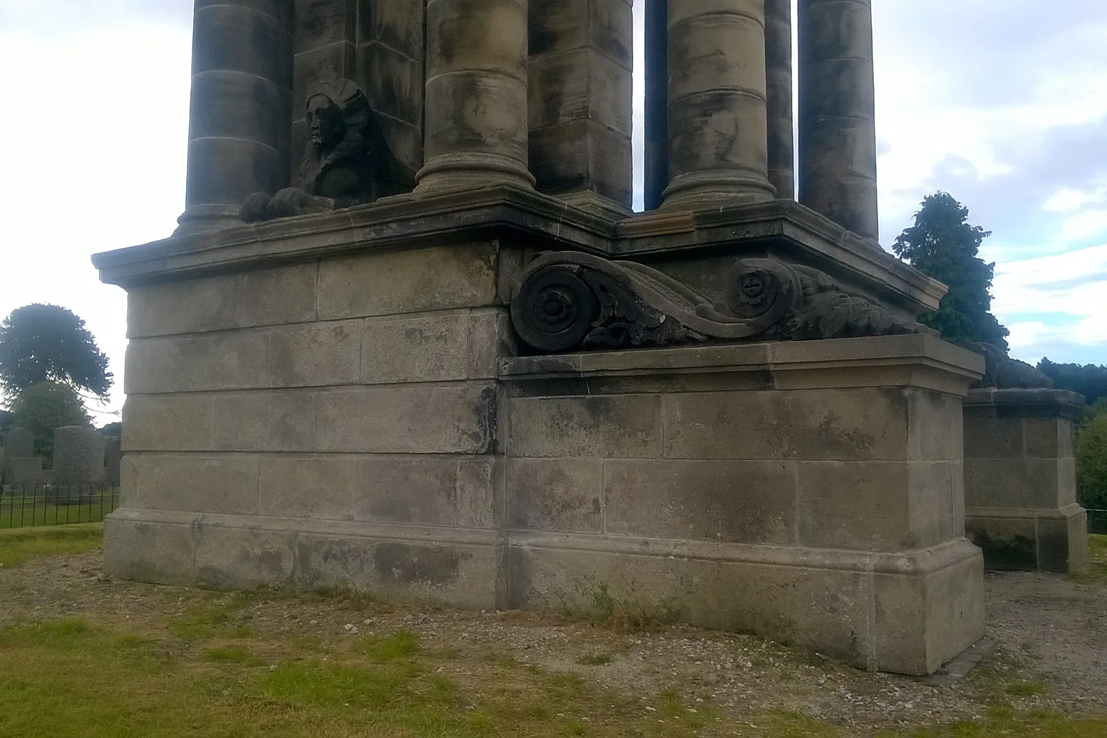 Sir Robert Peel Monument, Newmonthill Cemetery, Forfar, Angus — photograph 4