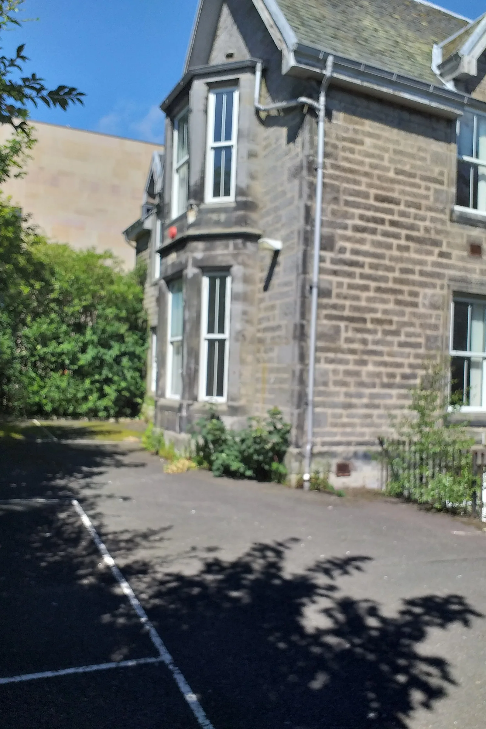 St Margaret's House, Dunfermline — photograph 1