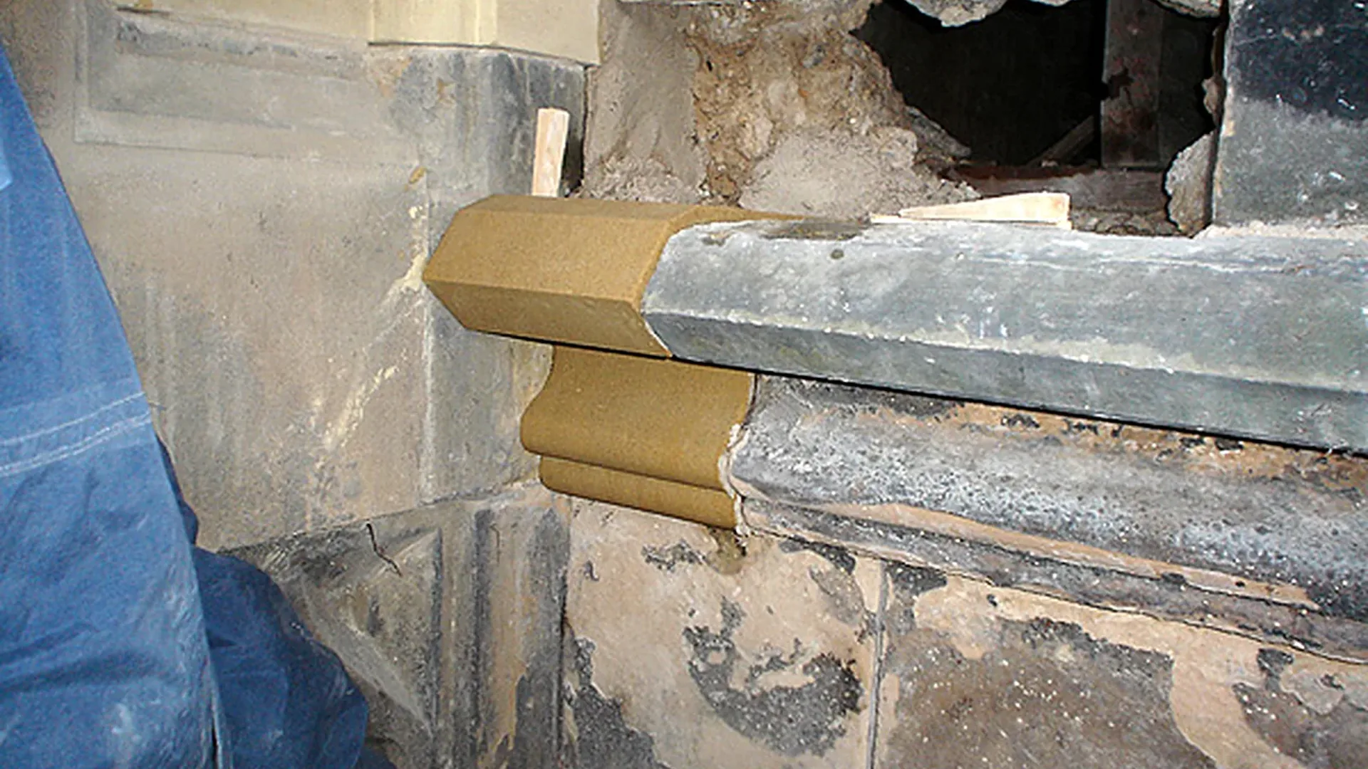 Stone Production, Workshop manufacture, from CNC sawing to hand dressing