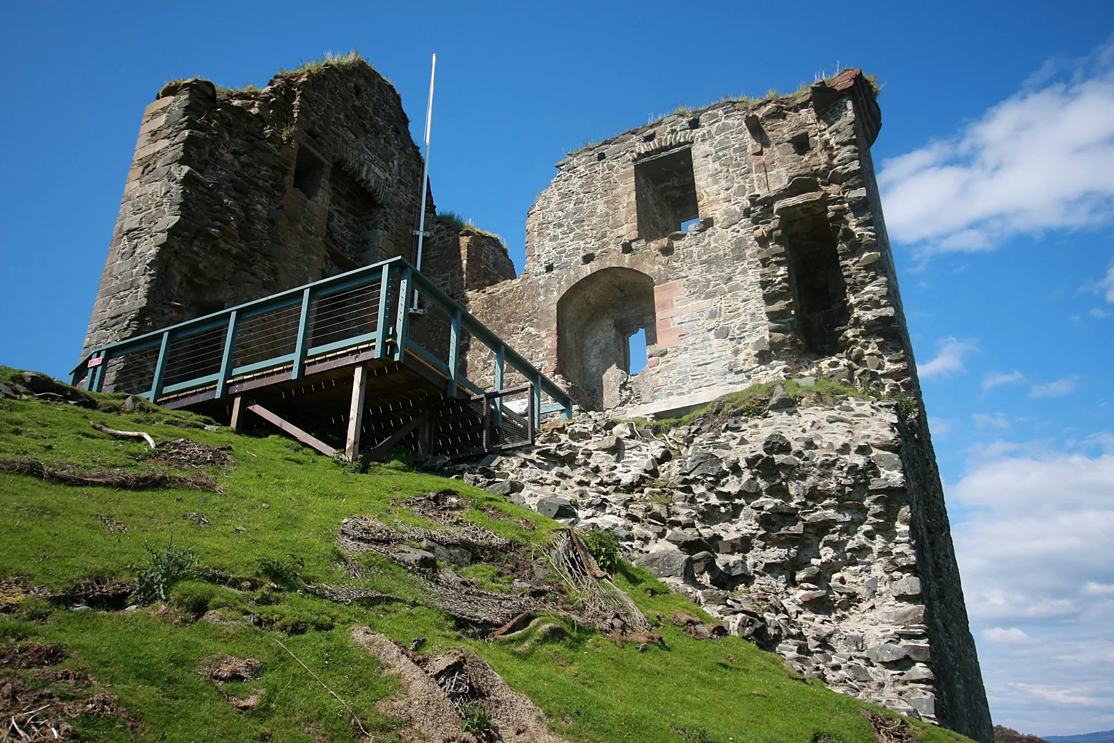 Tarbert Castle, Tarbert, Argyll — photograph 4