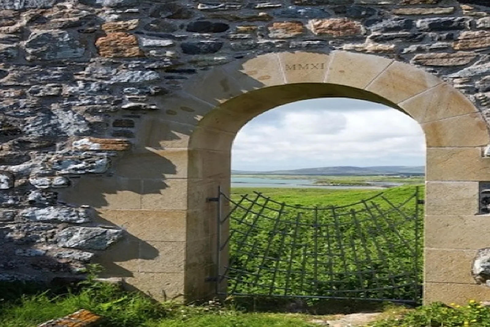 Teampull na Trionaid (Trinity Church), Carinish, North Uist — photograph 2