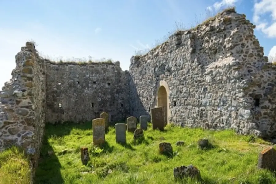Teampull na Trionaid (Trinity Church), Carinish, North Uist