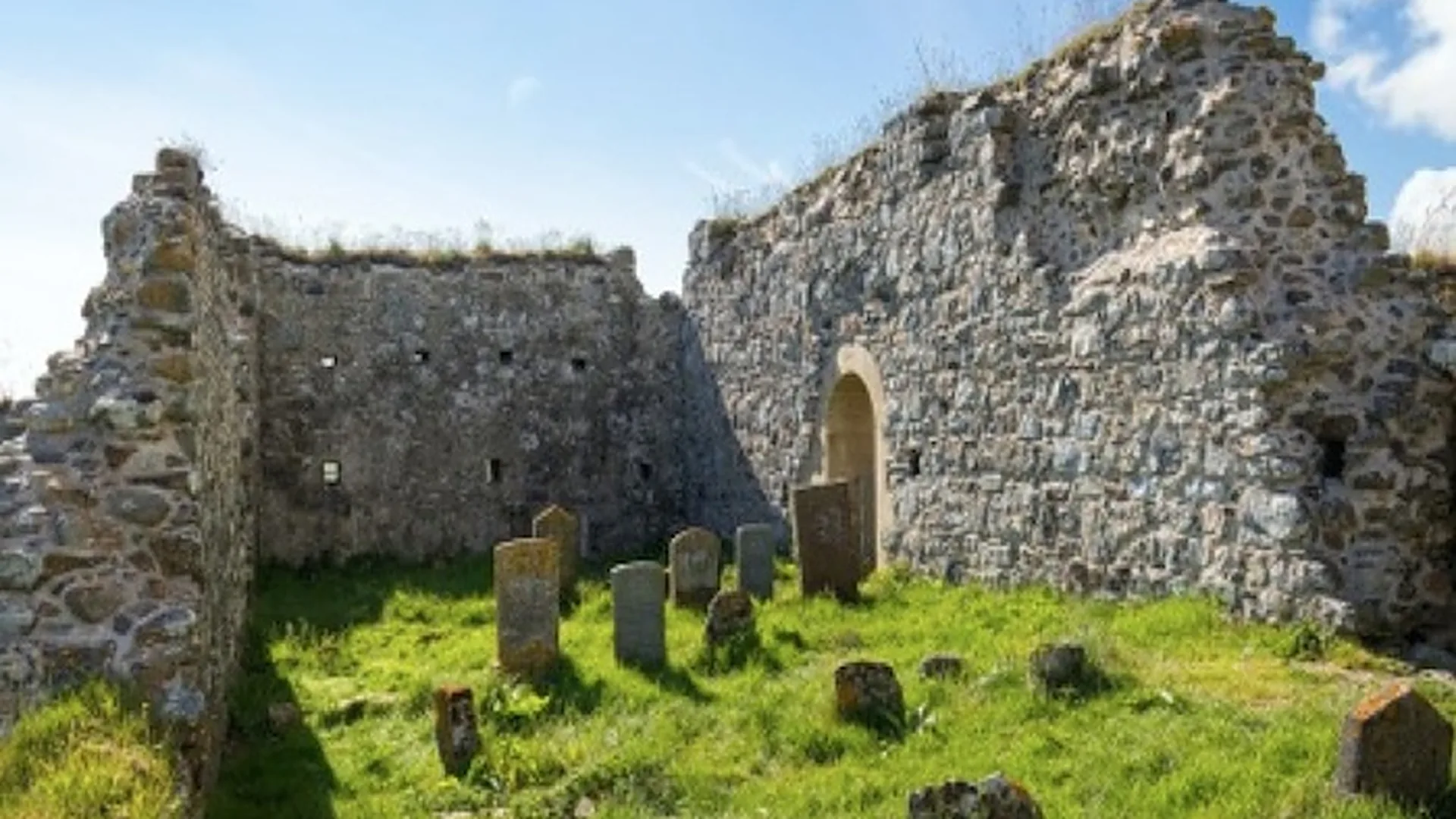 Teampull na Trionaid (Trinity Church), Carinish, North Uist