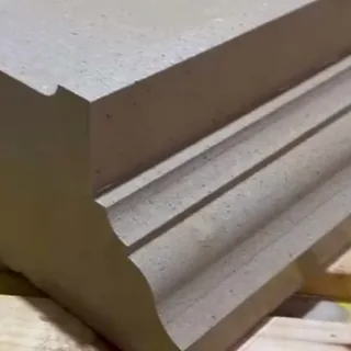 Stone Production: CNC sawing and hand dressing